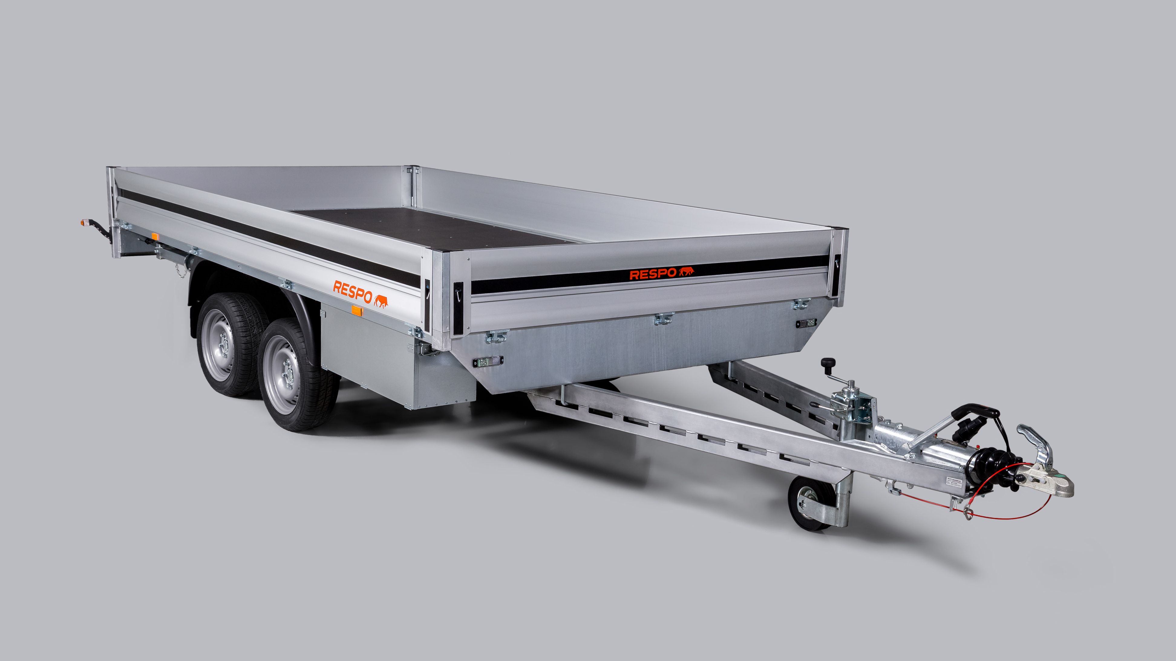 2700P402T205 Flatbed trailer (with accessories)